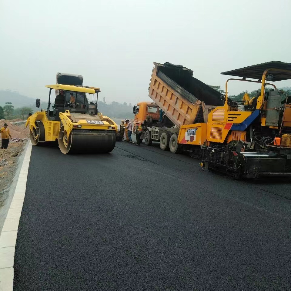 瀝青道路施工